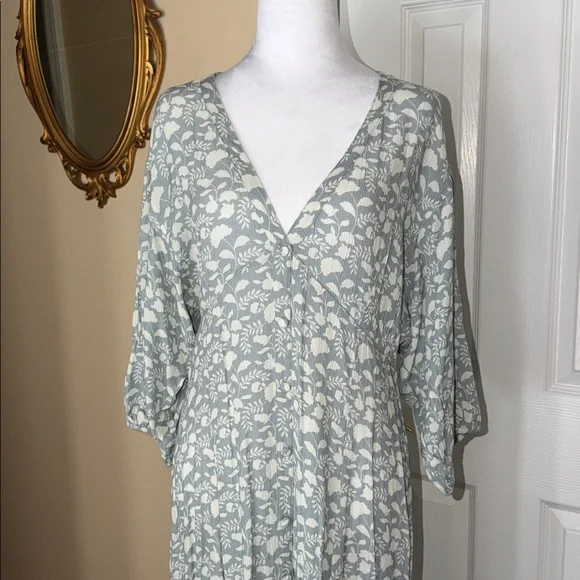 Faherty Havana dress in smoke echo floral print Button Down V Neck Romantic - Picture 8 of 10